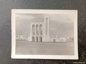 Militaria: FOTOGRAFIA ORIGINAL DE LA GUERRA DE IFNI, VILLA CISNEROS, IGLESIA DE NUESTRA SEÑORA DEL CARMEN, RECU